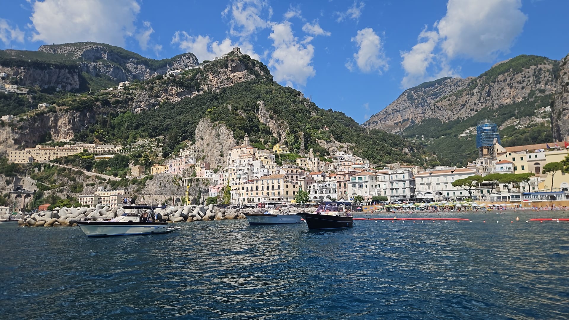 La Costiera Amalfitana vista dal mare